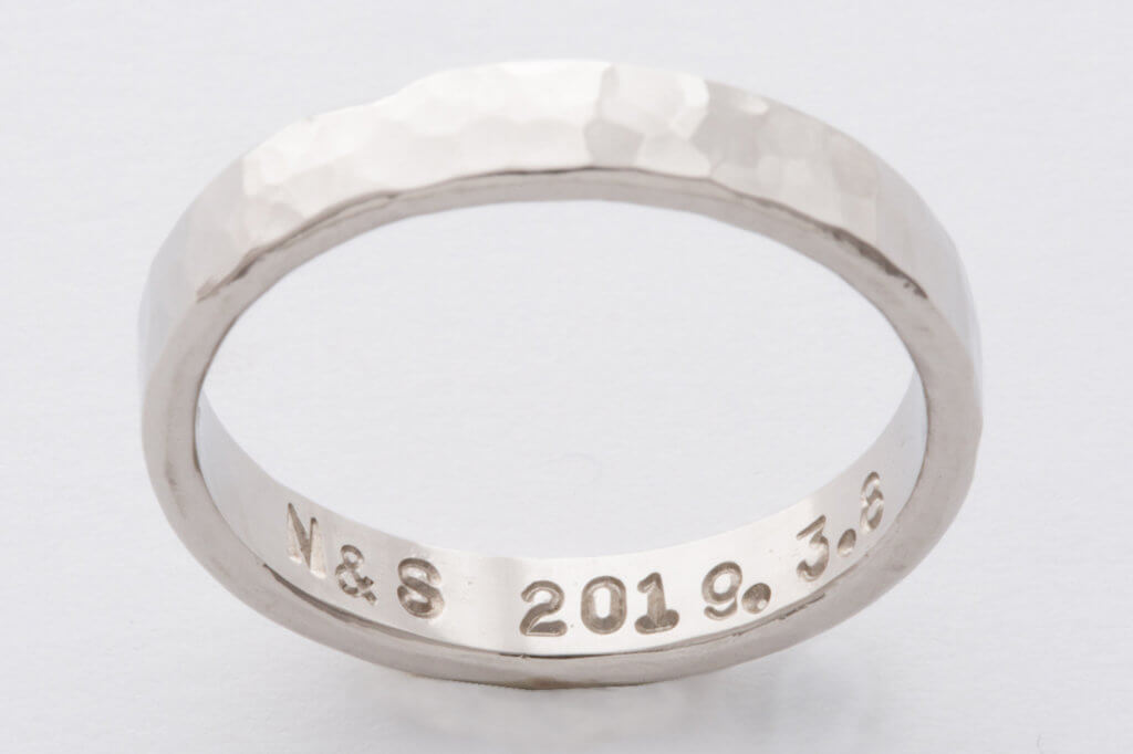 金槌で打った刻印