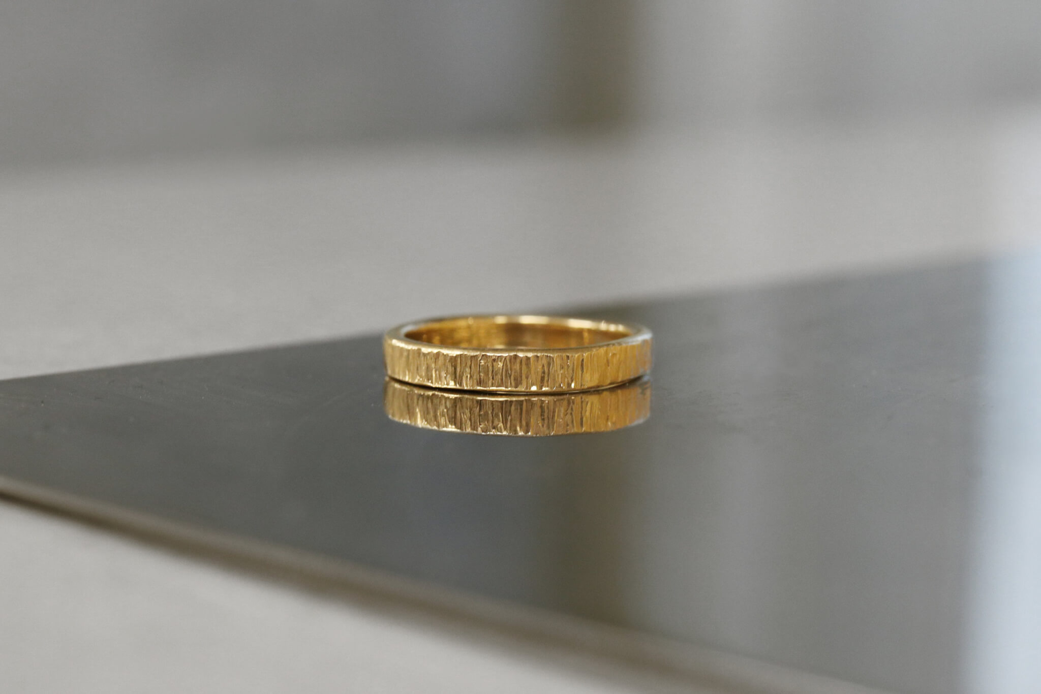 槌目（フォレスタ）・木立のようなテクスチャーの結婚指輪