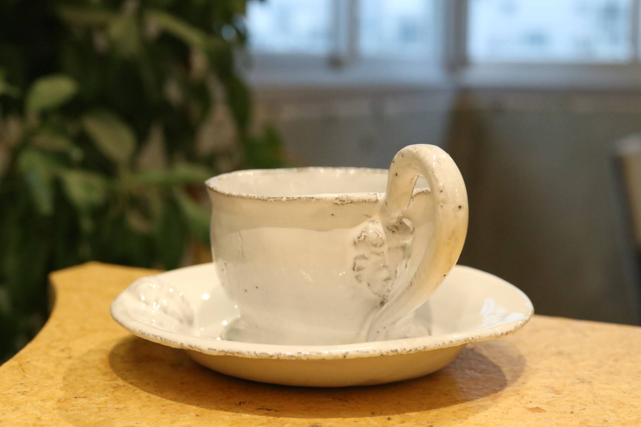 シンプルだけど存在感のあるティーカップ：職人の大切にしているもののお話