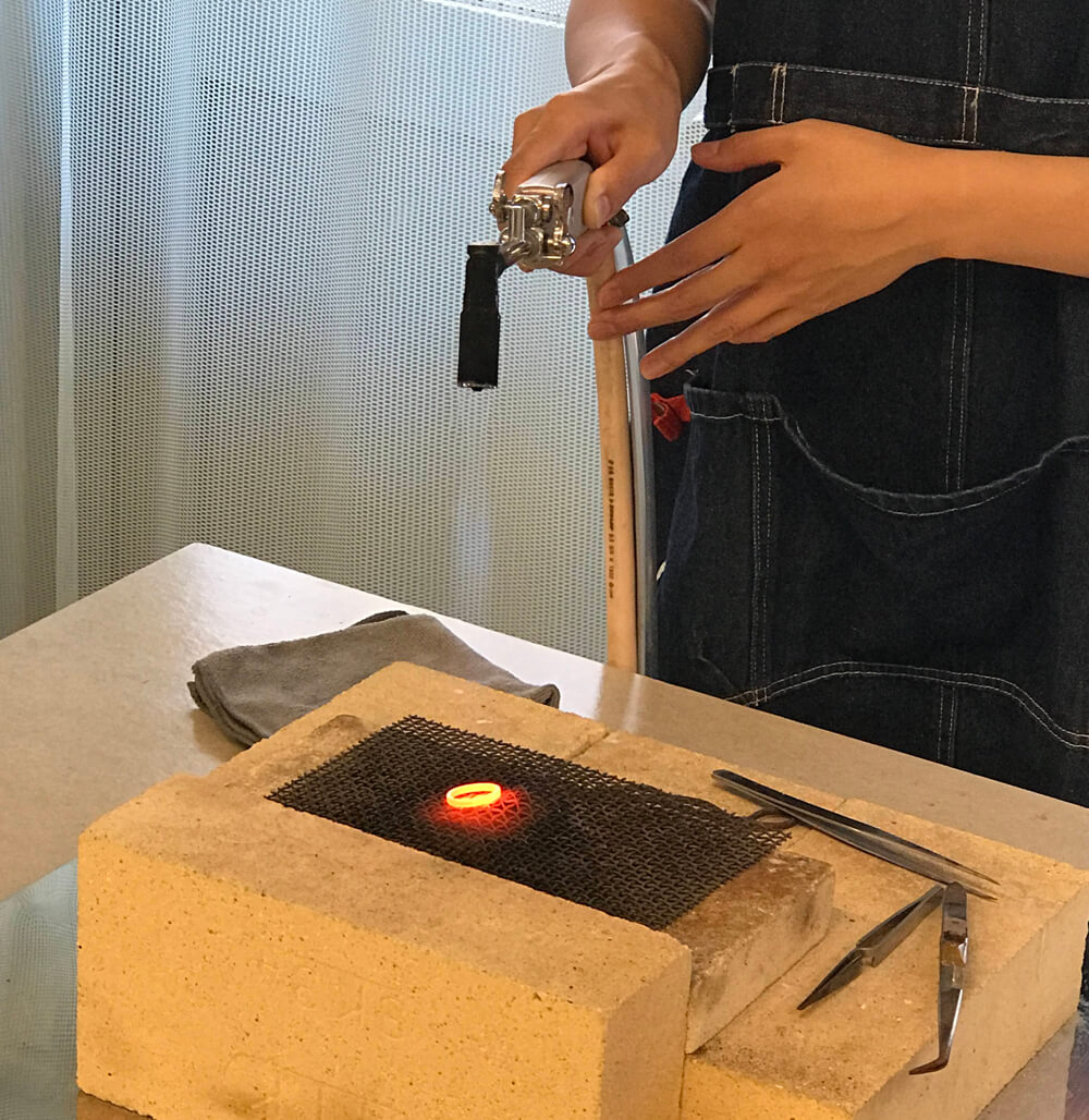 火を使う作業台とロウ付けに使う工具のお話