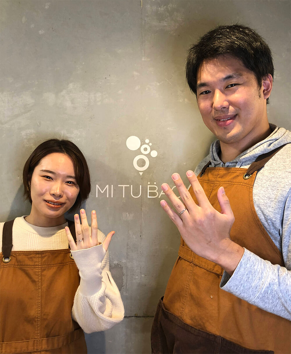 【お客様の声】中央にミル打ちの入った手作り結婚指輪